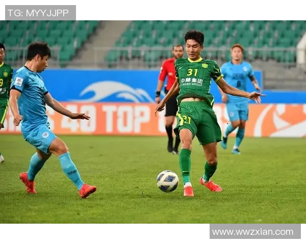 国安足球队奋勇争先力争冠军展现团队精神与拼搏意志